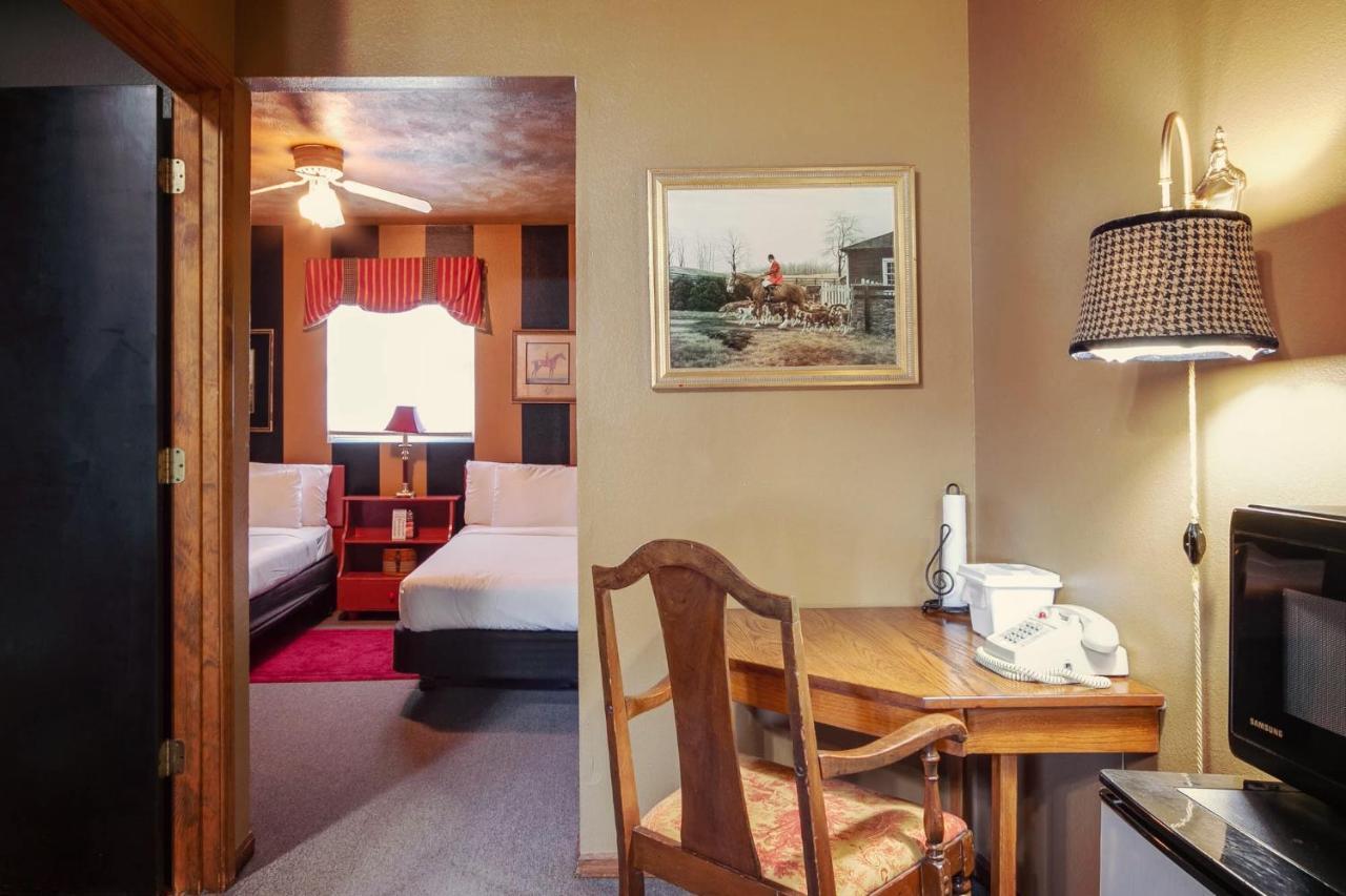 Simmer Motel Wamego Eksteriør billede