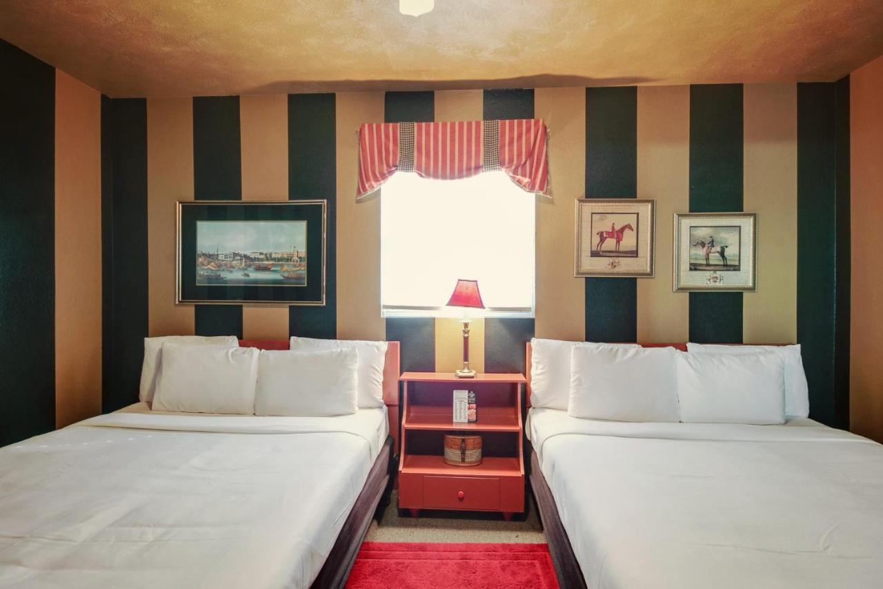 Simmer Motel Wamego Eksteriør billede