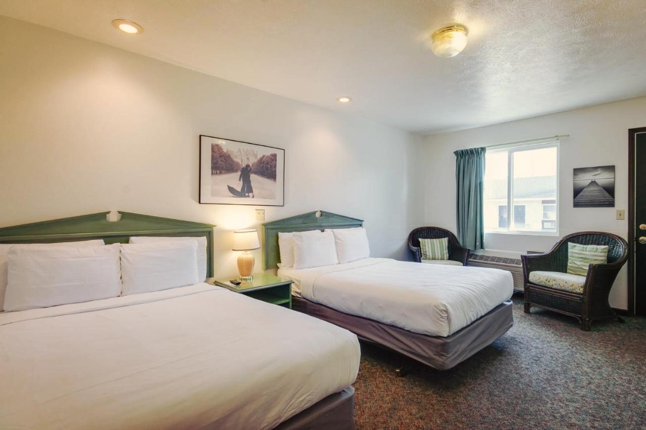 Simmer Motel Wamego Eksteriør billede