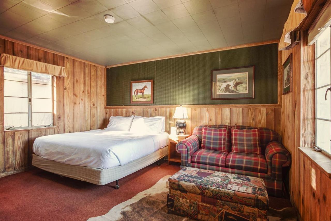 Simmer Motel Wamego Eksteriør billede