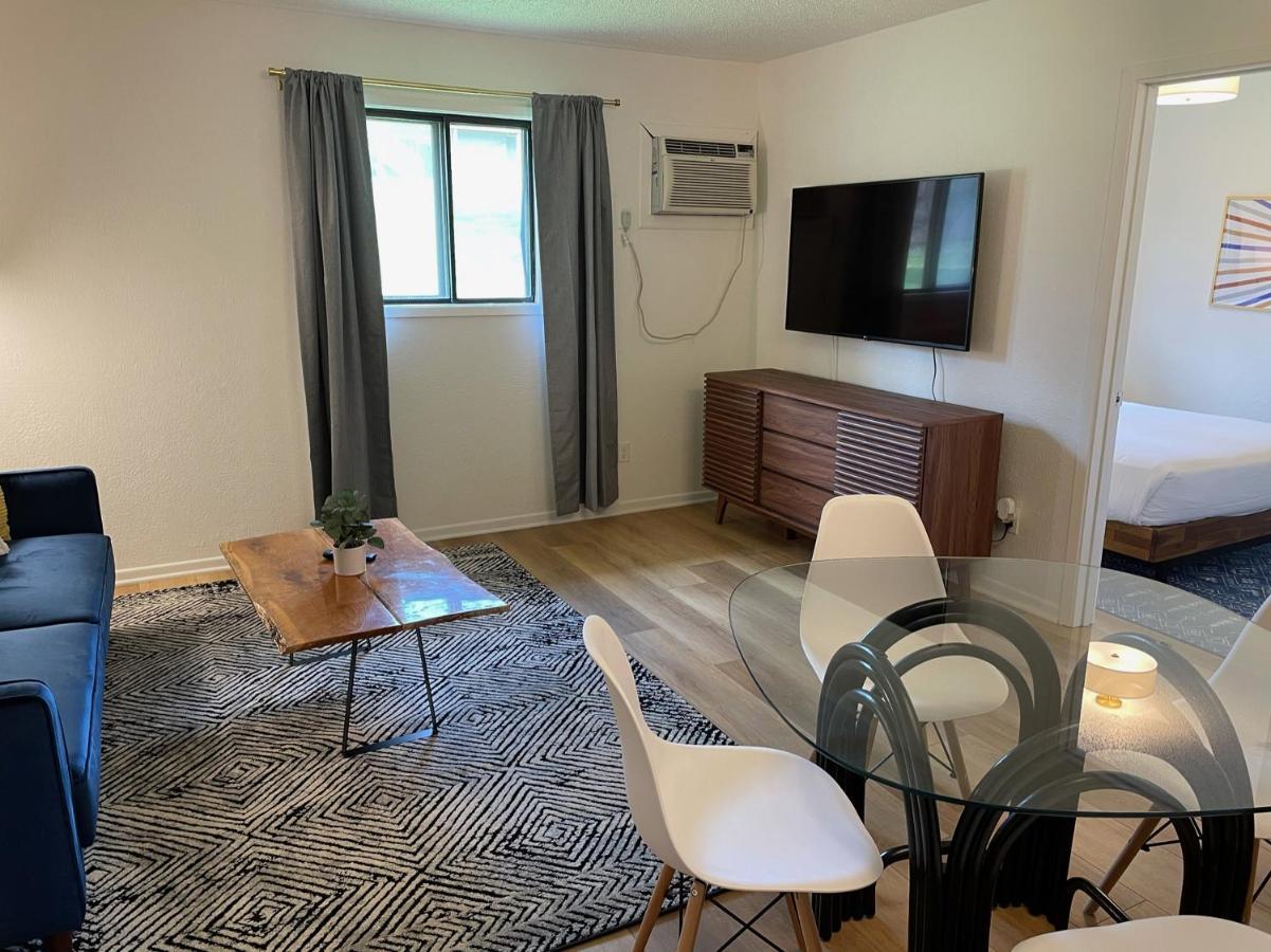 Simmer Motel Wamego Eksteriør billede