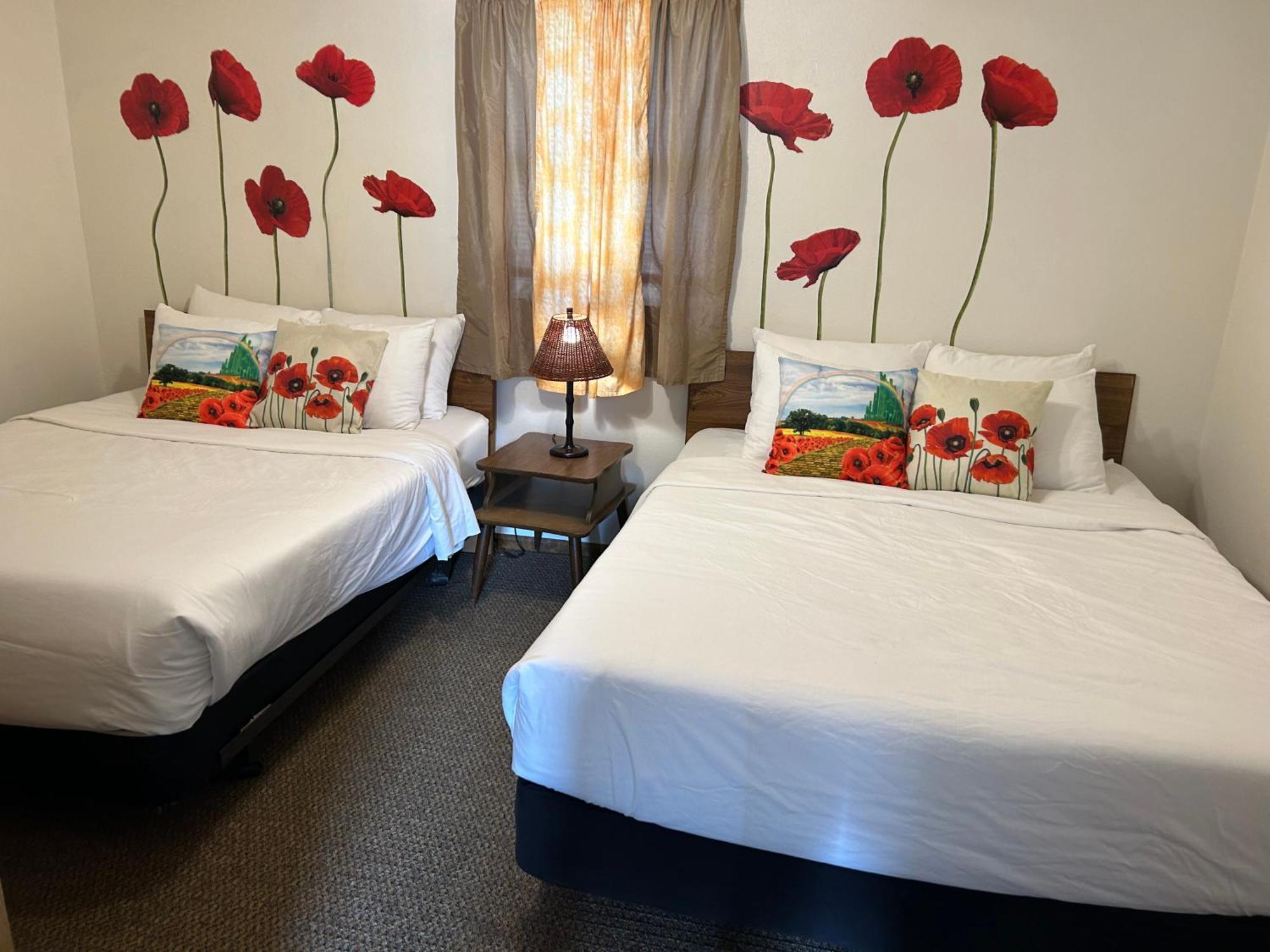 Simmer Motel Wamego Eksteriør billede